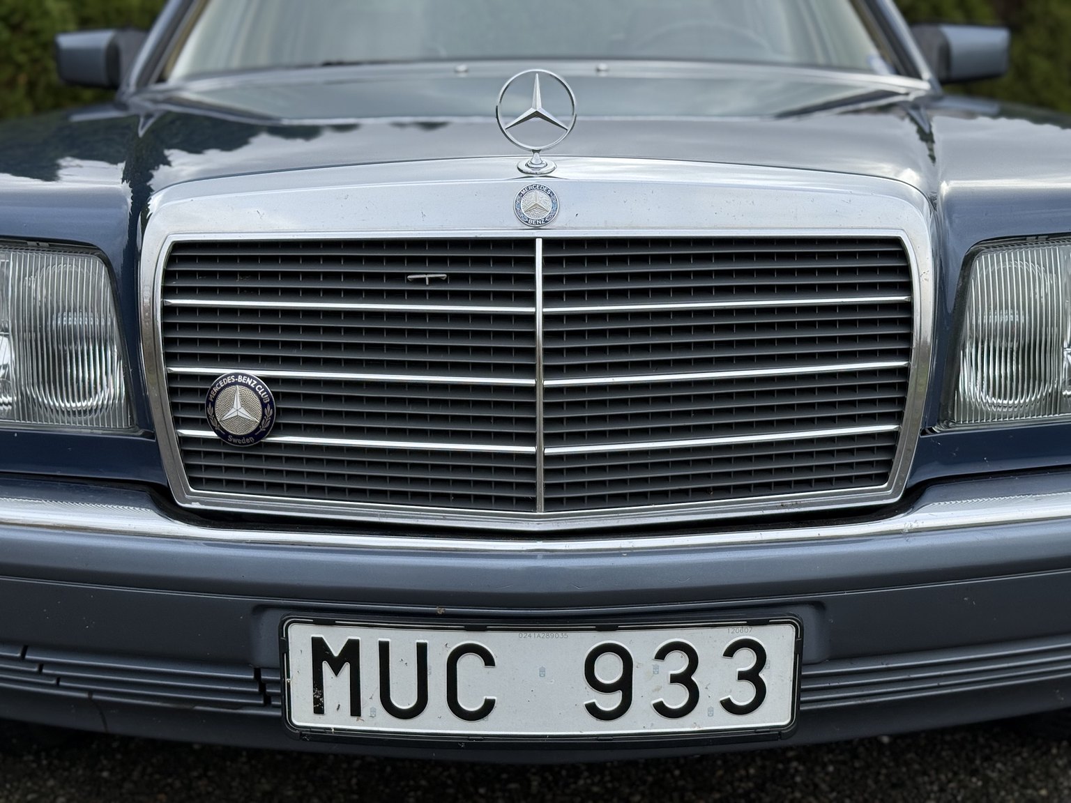 Exterior image of 1987 Mercedes-Benz 300 SE