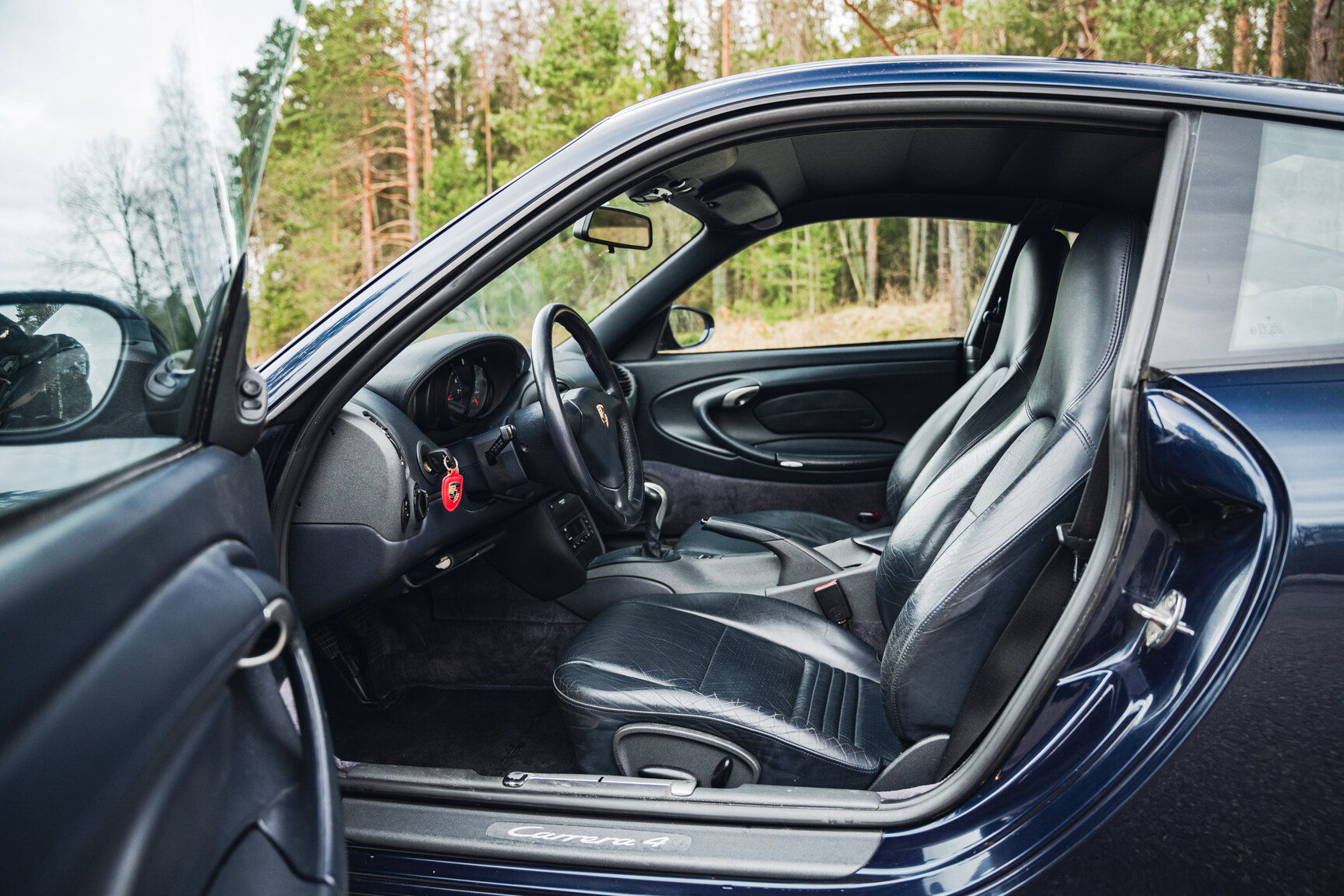 Interior image of 1999 Porsche 911 Carrera 4