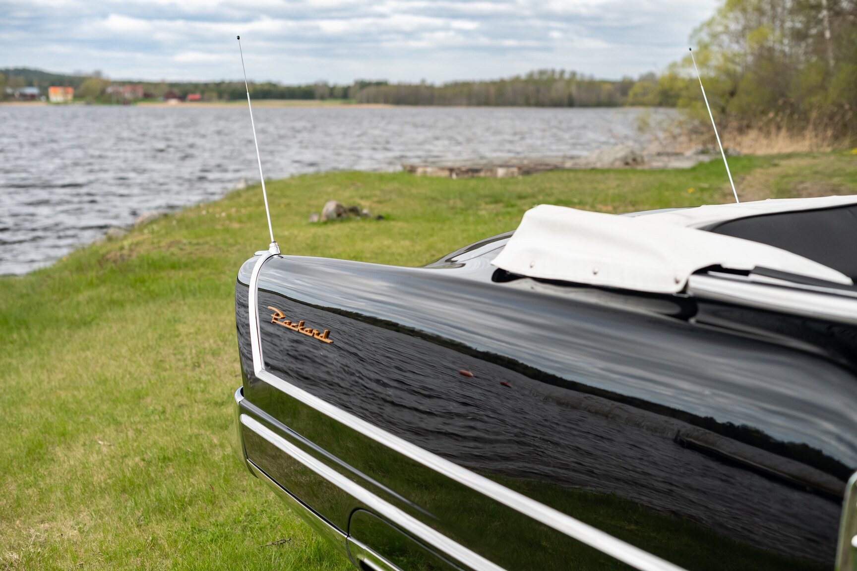 Exterior image of 1955 Packard Caribbean Cabriolet  (57)