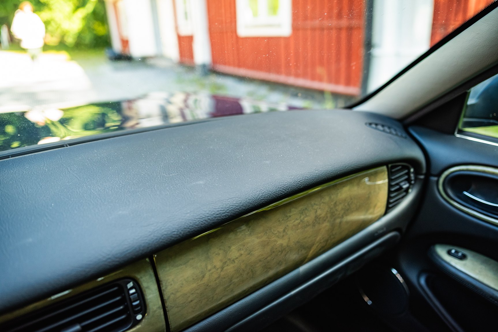 Interior image of 2001 Jaguar XJR