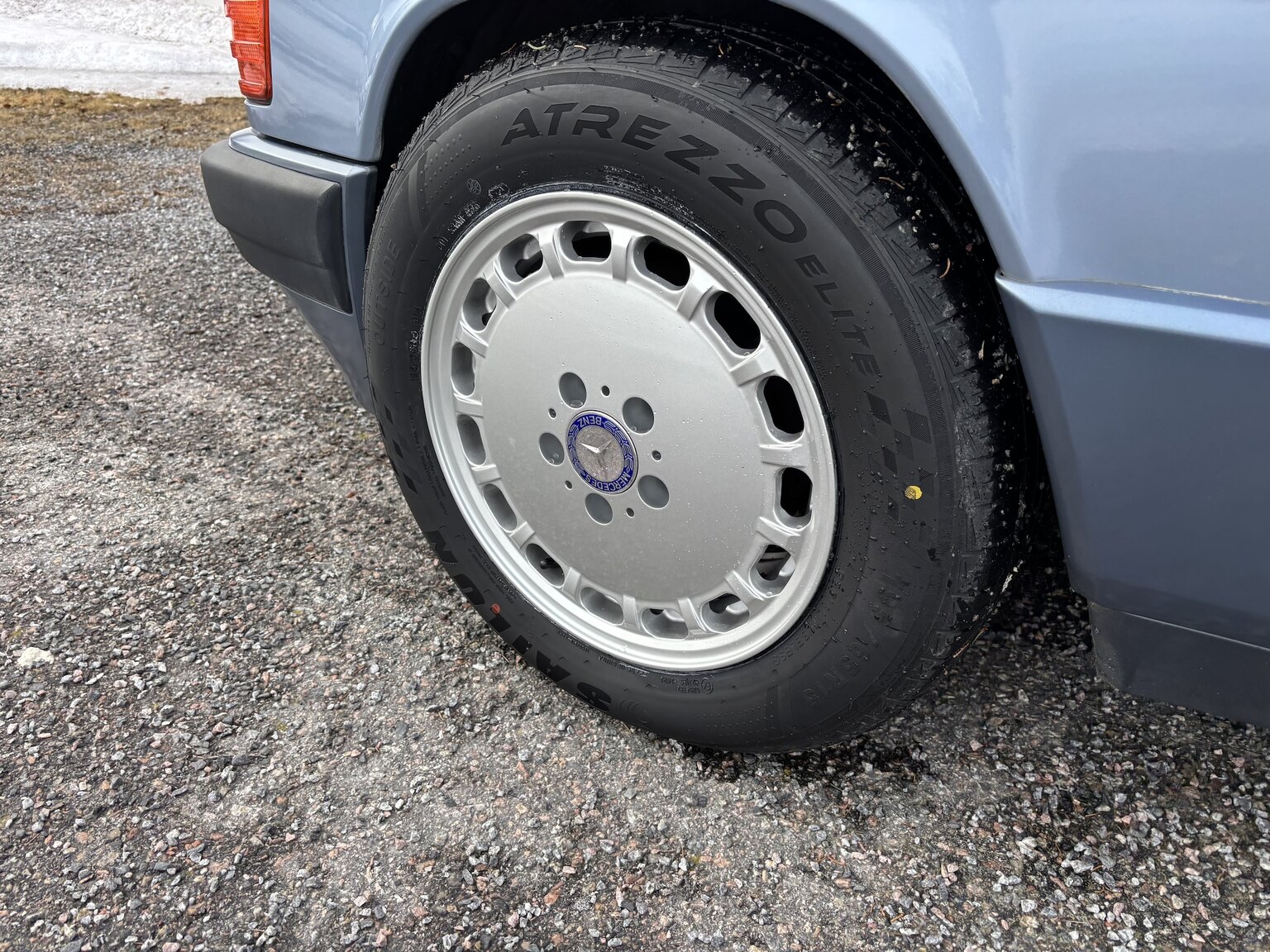 Exteriörbild på 1992 Mercedes-Benz 190 D