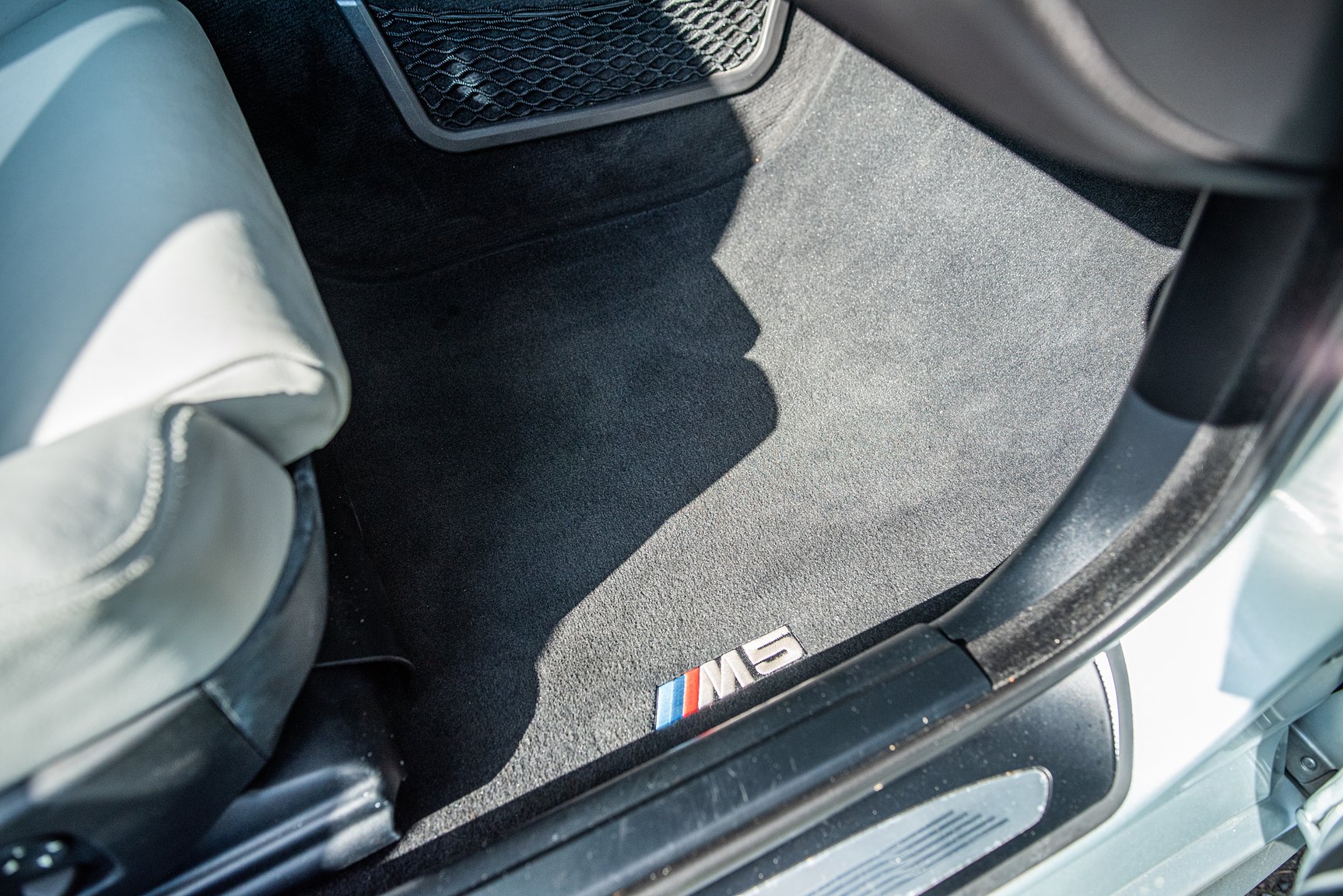Interior image of 2006 BMW E60 M5