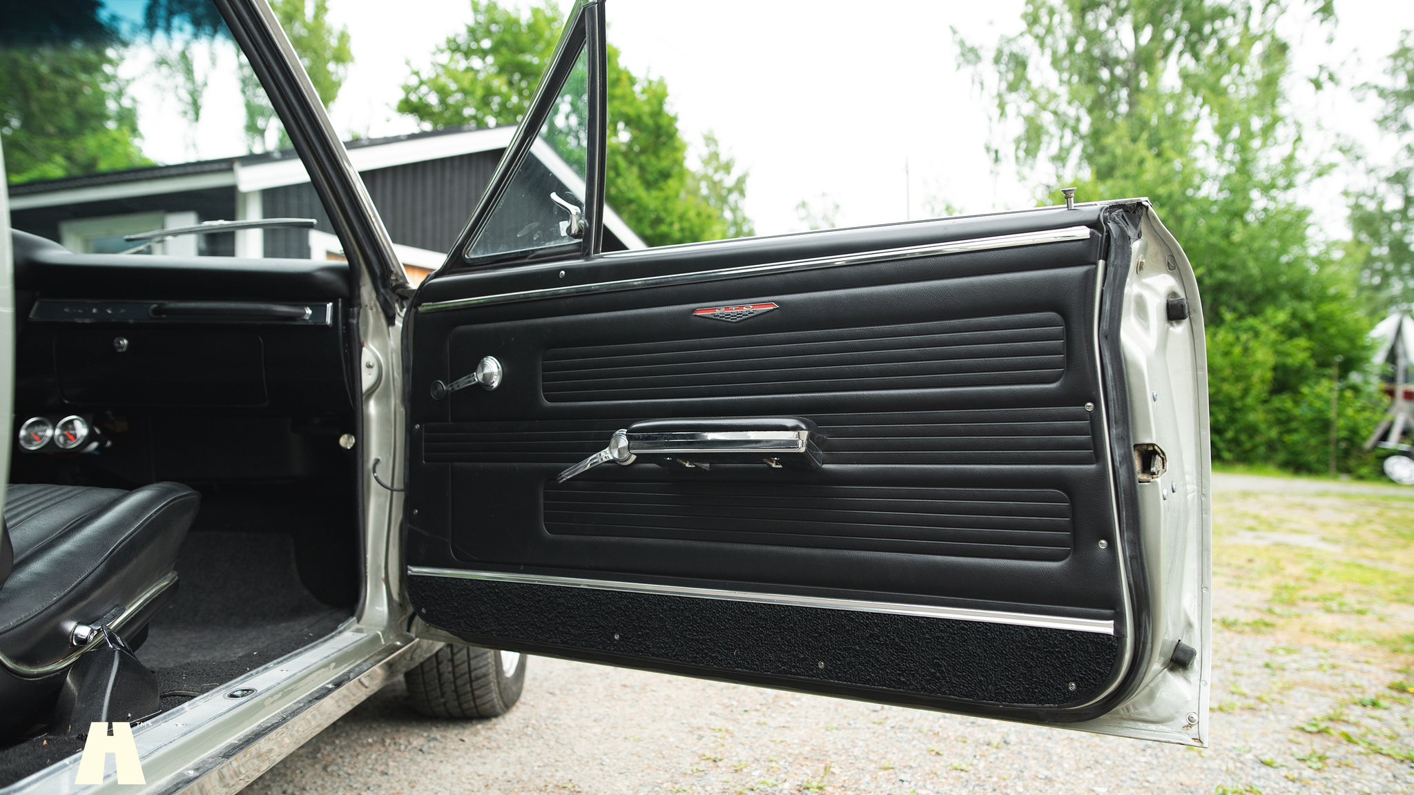 Interior image of 1967 Pontiac GTO Hardtop (9)