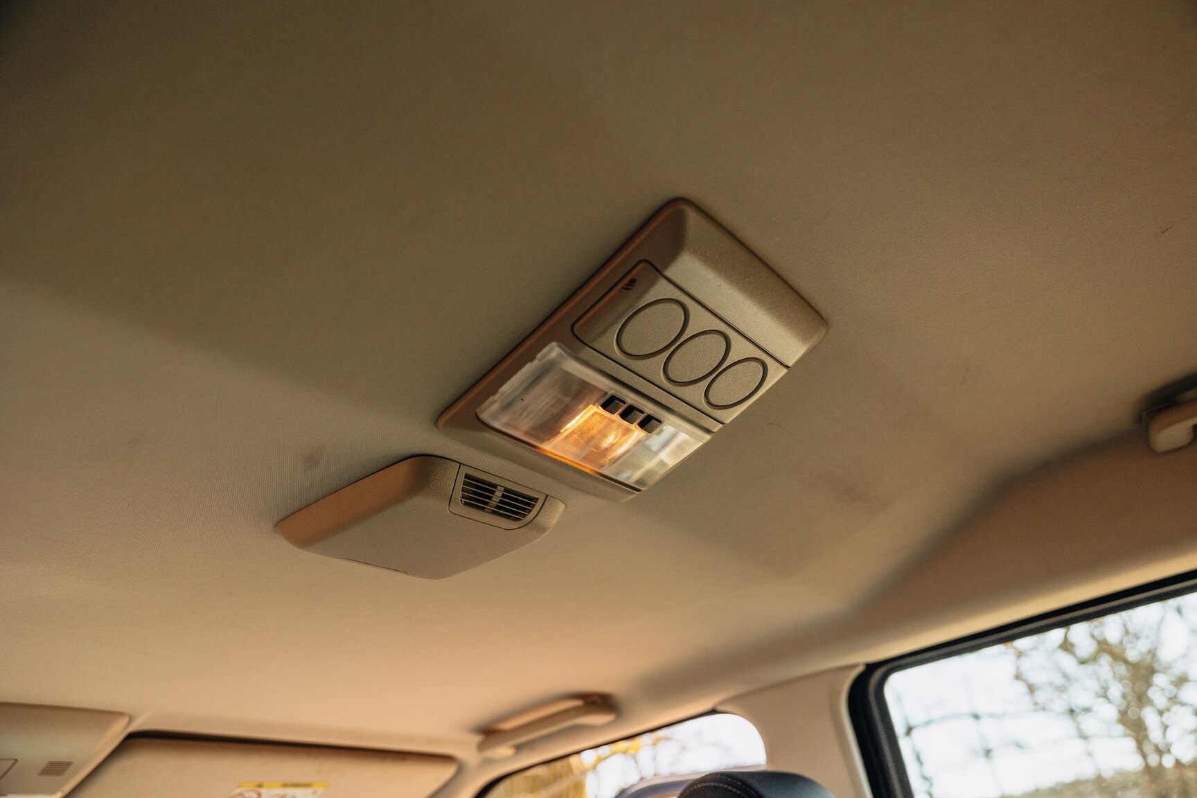 Innenraumfoto von 2015 Land Rover Discovery 3.0 TDV6