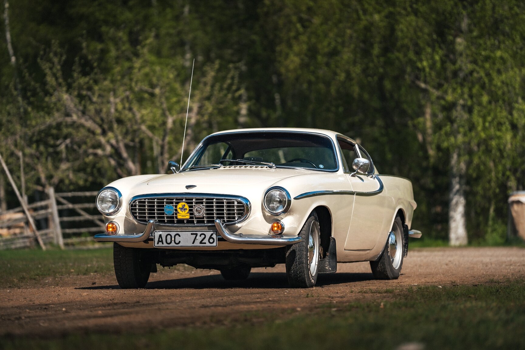 Exterior image of 1963 Volvo 1800 S (2)