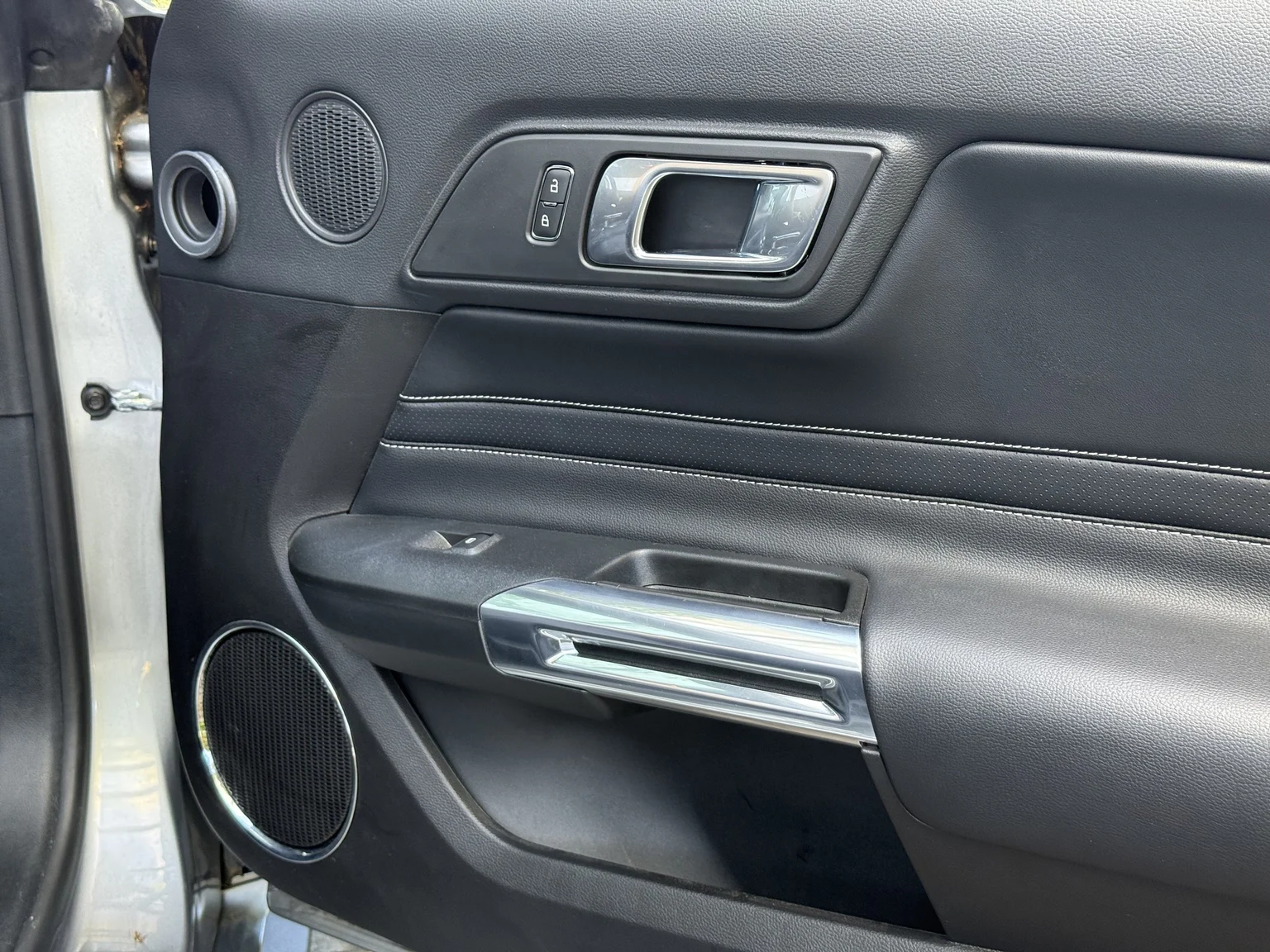 Interior image of 2021 Ford Mustang GT Cabriolet (41)