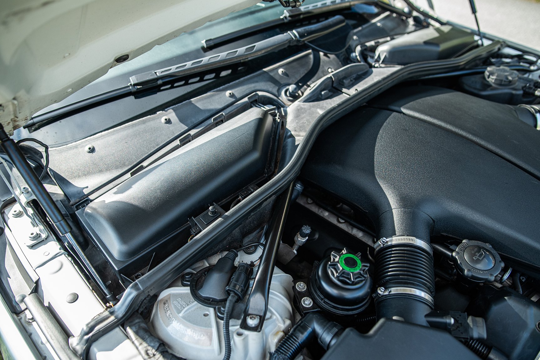 Image of 2006 BMW E60 M5 mechanics
