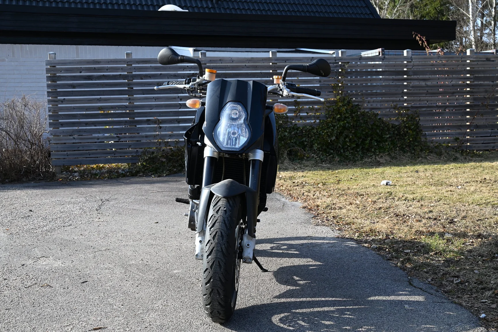 Exteriörbild på 2005 KTM 990 Super Duke (9)