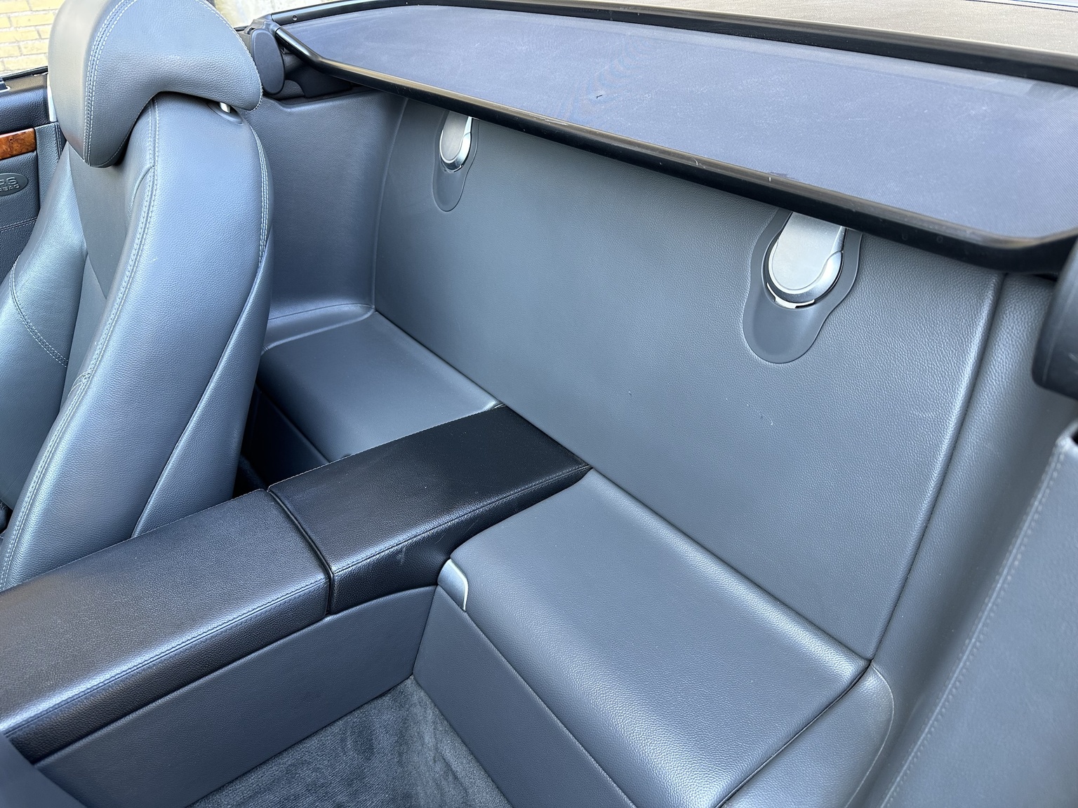 Innenraumfoto von 2002 Mercedes SL 500 (9)