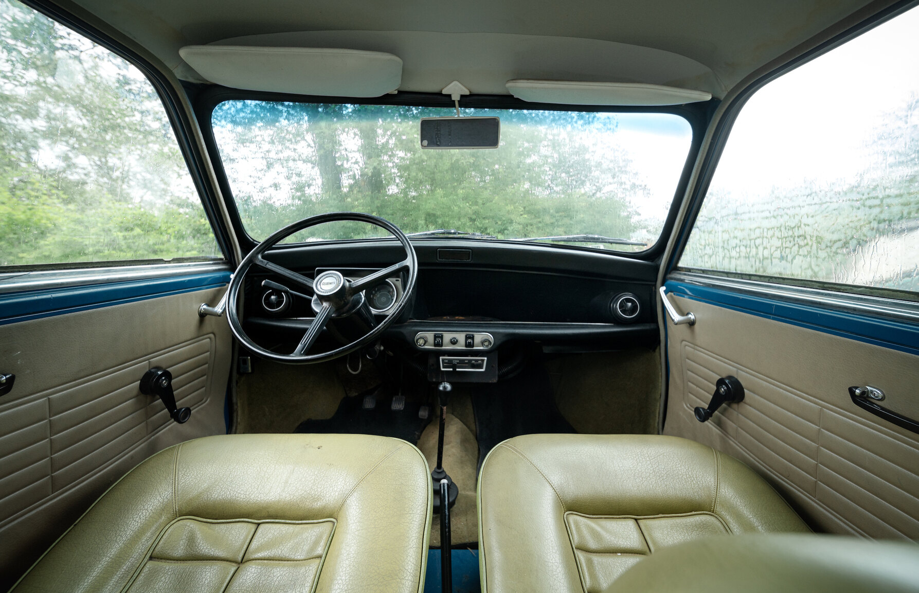 Interior image of 1972 Austin Mini 1000