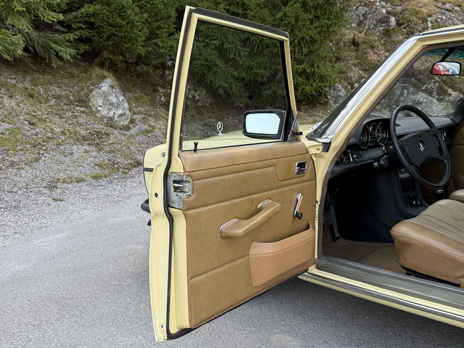 Interiörbild 1974 Mercedes-Benz 230 Automatic (27)