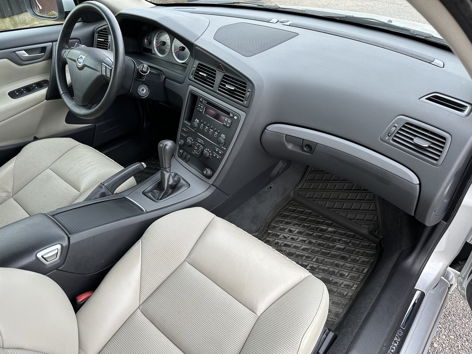 Interior image of 2008 Volvo V70 Classic