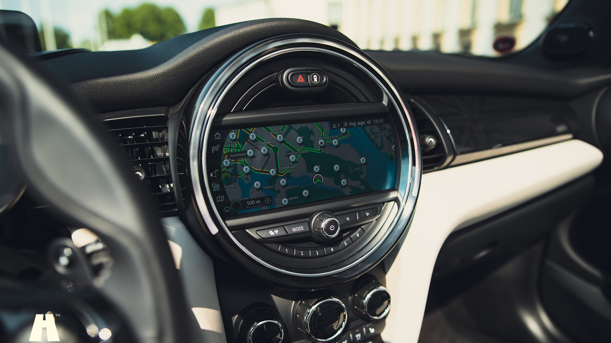 Innenraumfoto von 2021 Mini John Cooper Works Cabriolet  (10)