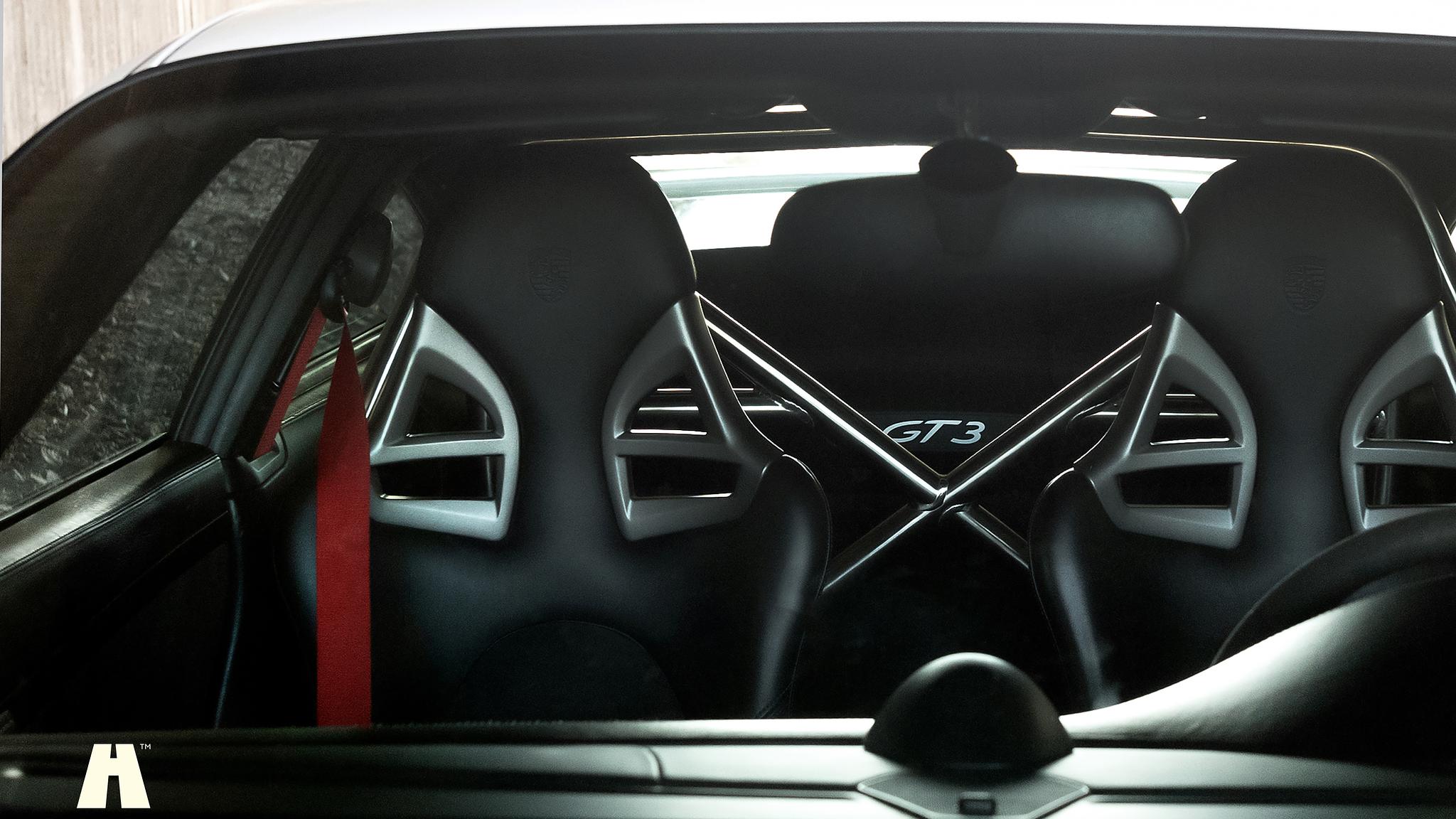Interior image of 2007 Porsche 997 GT3 Gen 1  (4)