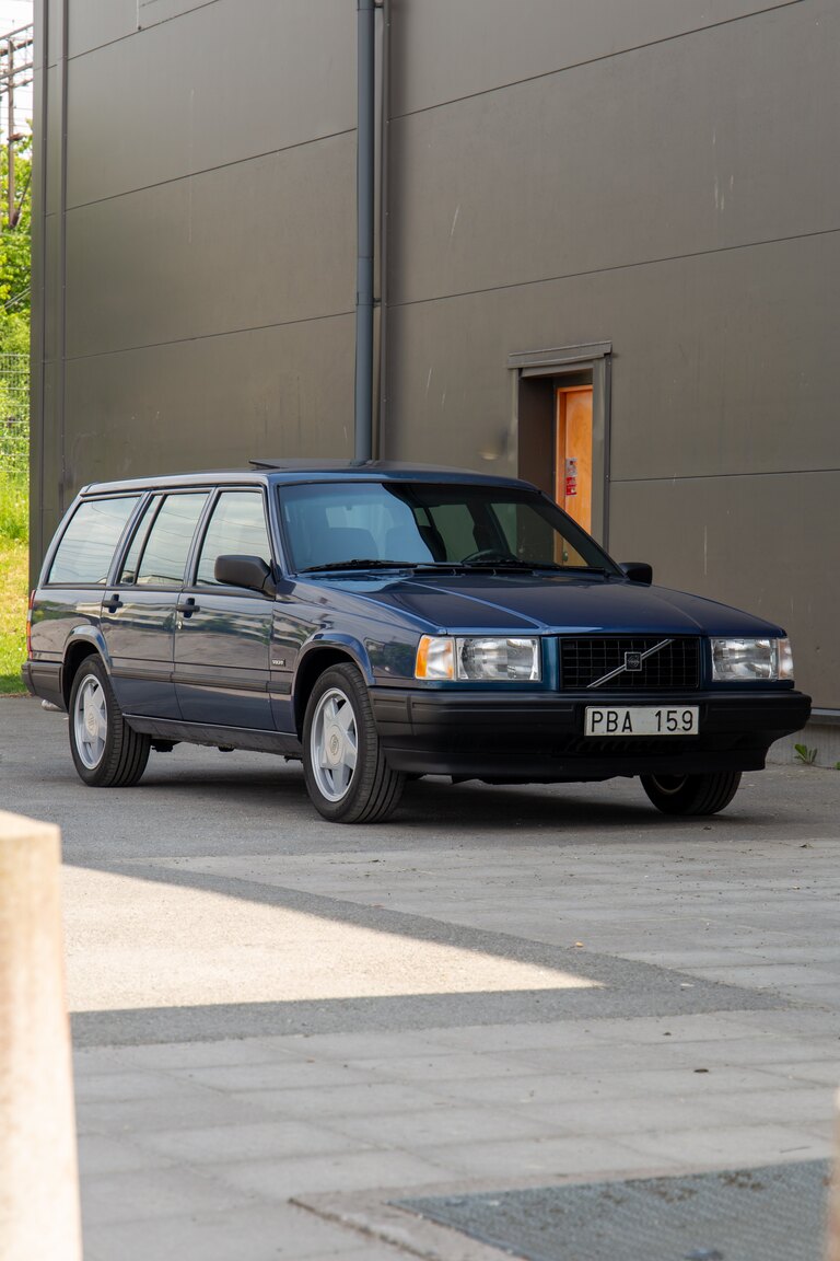 Exterior image of 1990 Volvo 745 Turbo (59)