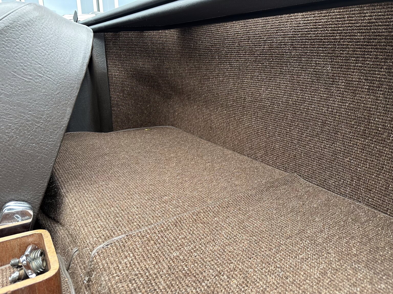 Innenraumfoto von 1968 Mercedes Benz SL 280 Pagoda (25)