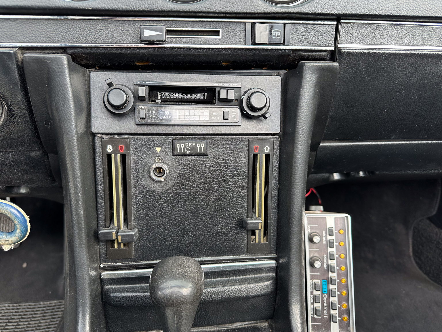 Interiörbild 1975 Mercedes-Benz 280 SL