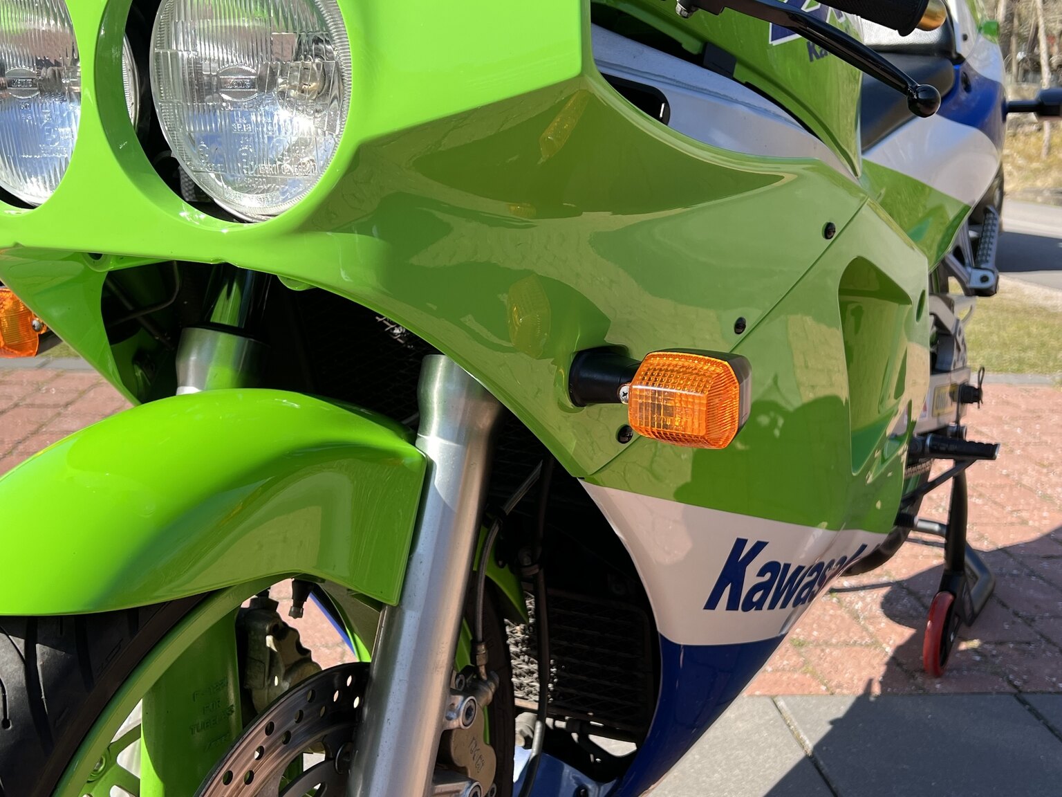 Exterior image of 1989 Kawasaki ZXR 750 H1 (22)