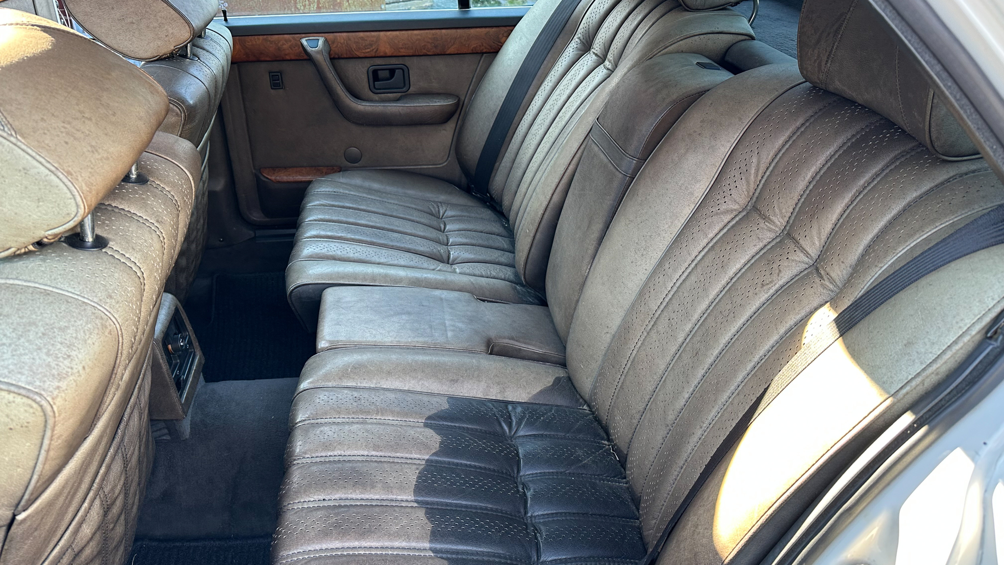 Interiörbild 1984 BMW 745i Executive Automat