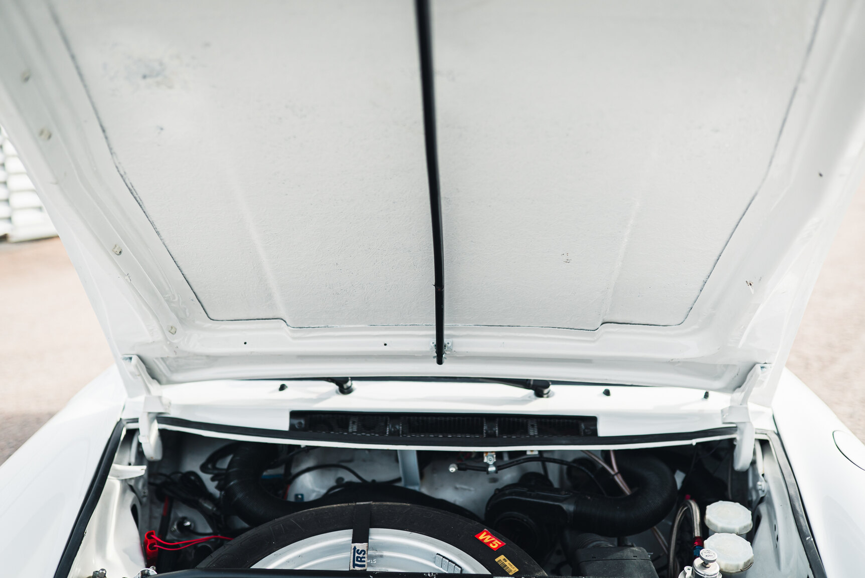Image of 1977 Porsche 911 RSR Rallycar mechanics
