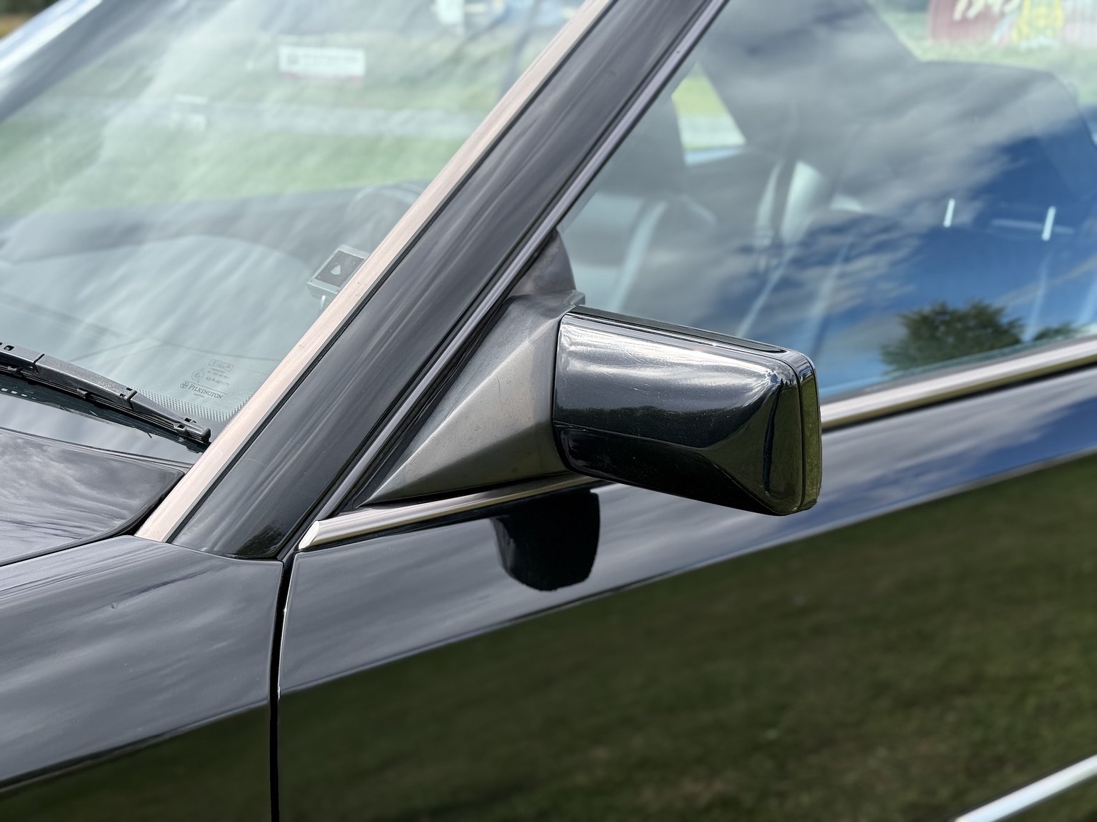 Exterior image of 1990 Mercedes-Benz 300CE-24