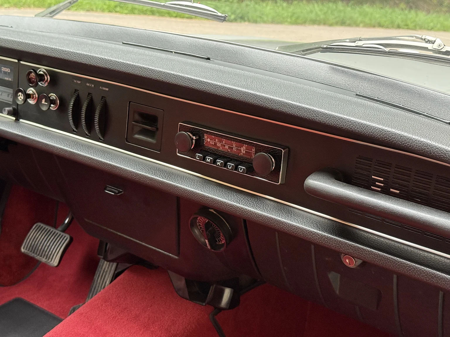 Interiörbild 1970 Volvo 142 2.0 Automatic (50)