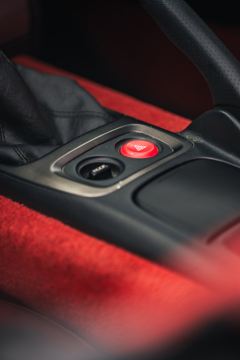 Interior image of 2000 Honda S2000 AP1