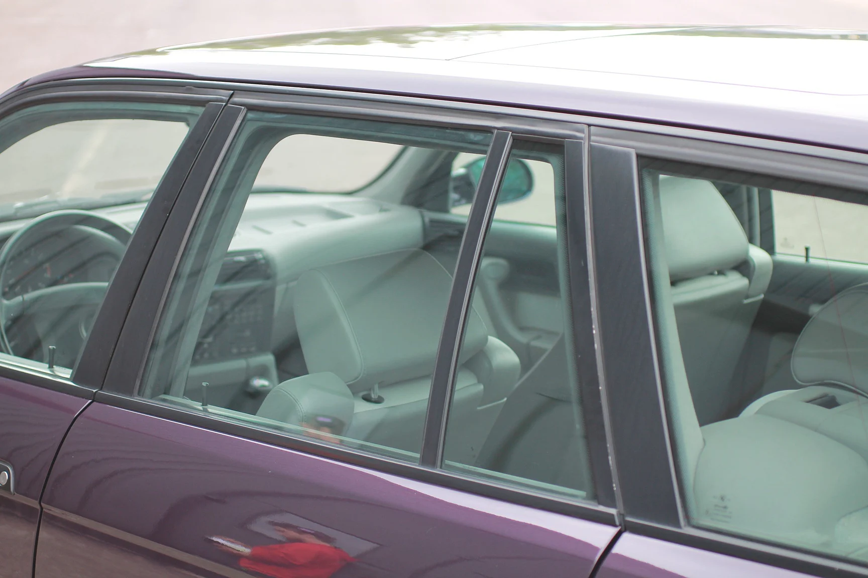 Exterior image of 1993 BMW M5 Touring 3.8 Manual (63)