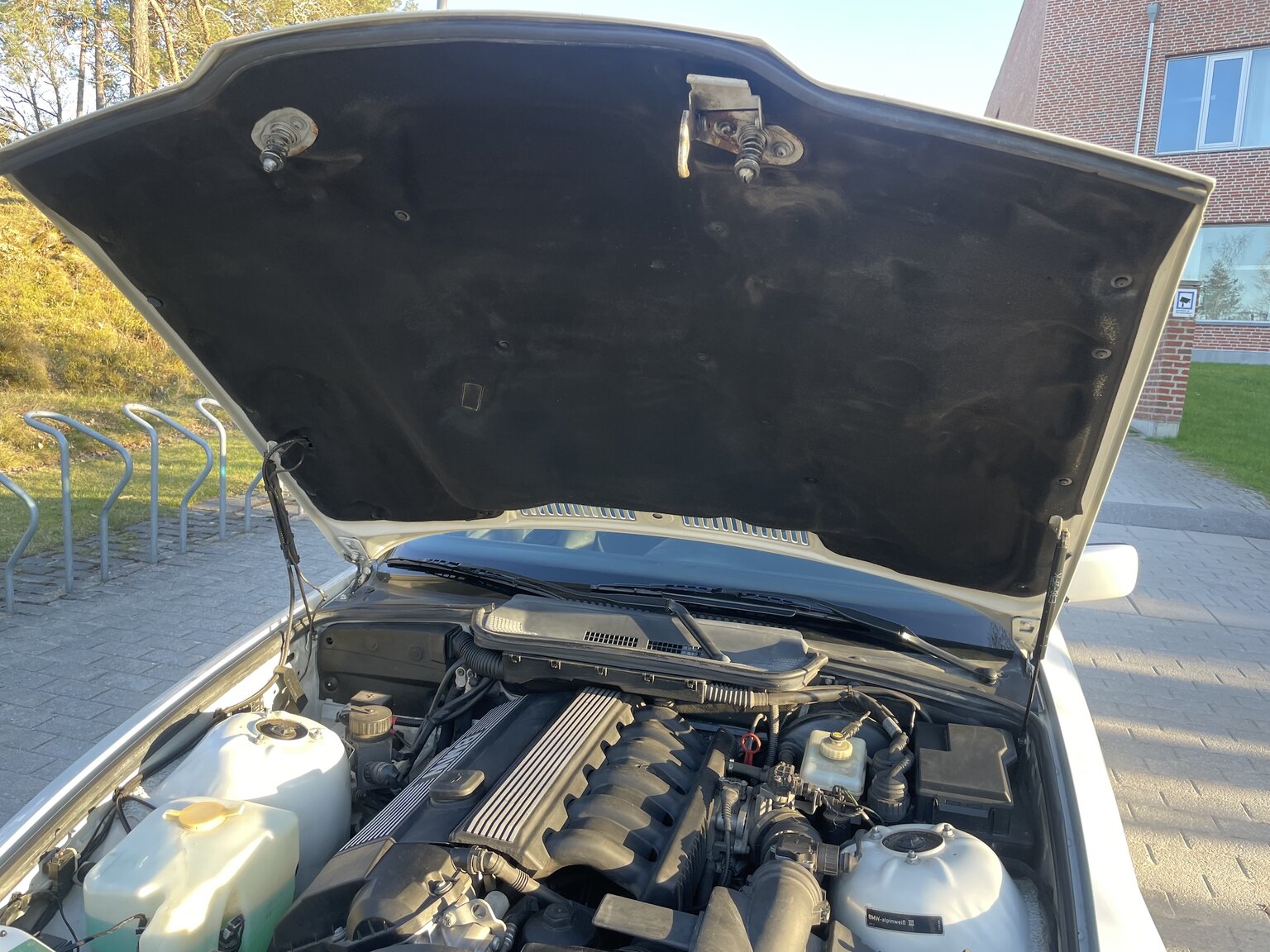 Image of 1995 BMW 328 iA Convertible mechanics