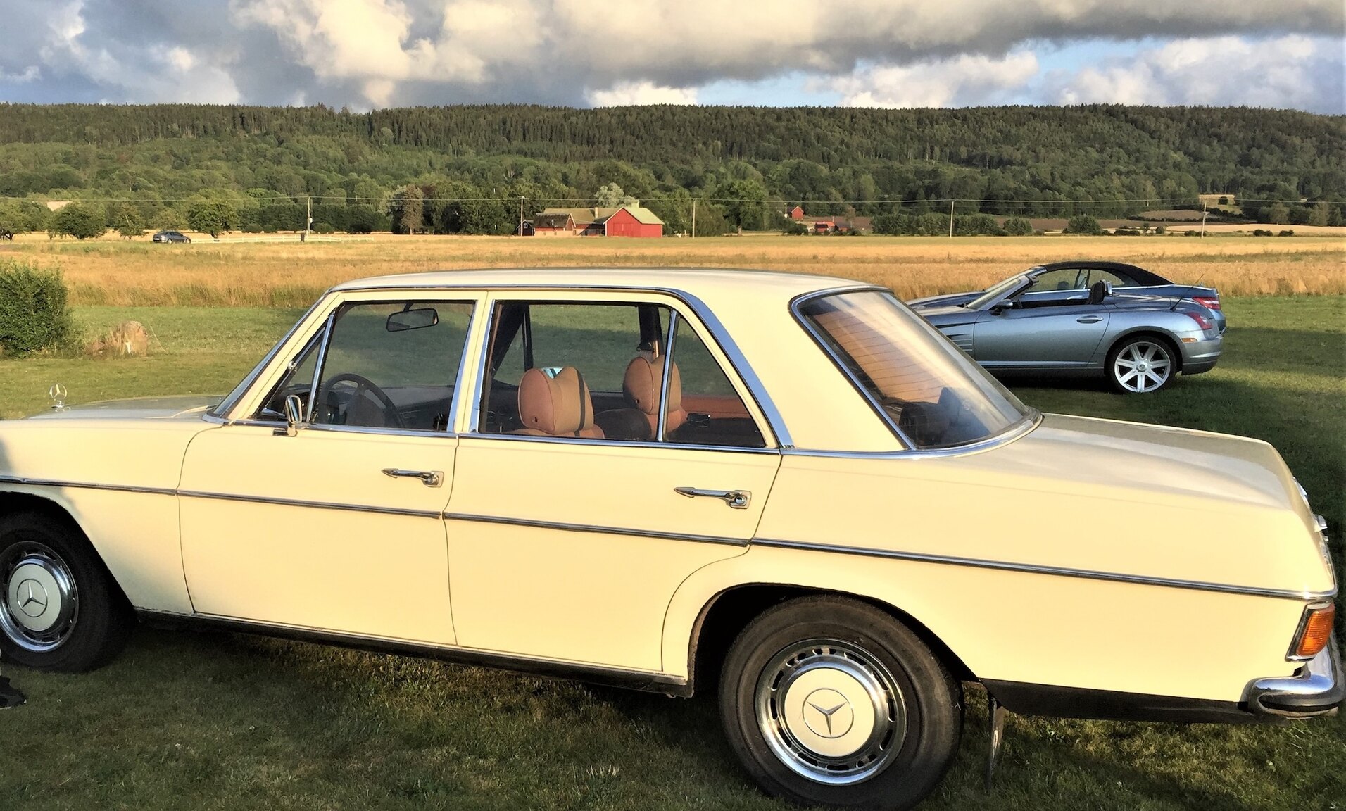 Exteriörbild på 1971 Mercedes-Benz 220D