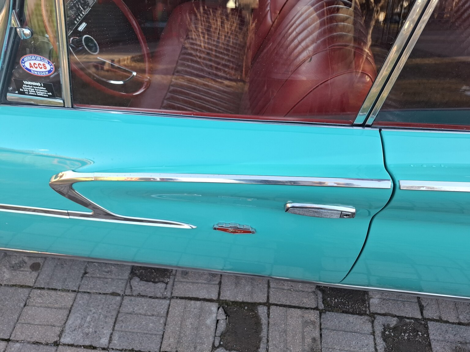 Exteriörbild på 1961 Chrysler Newport Cabriolet