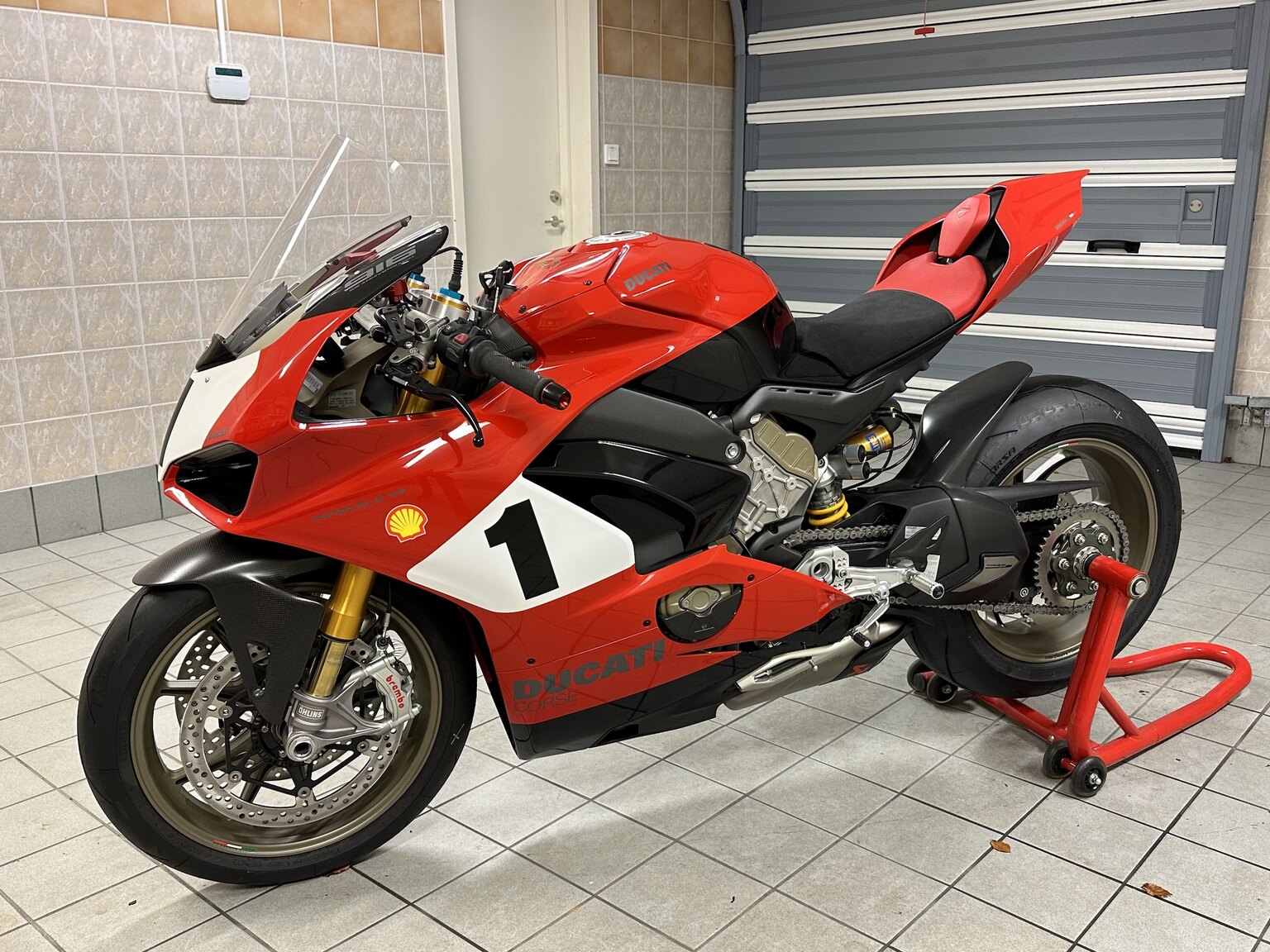 Exterior image of 2020 Ducati Panigale V4 25° Anniversario (10)