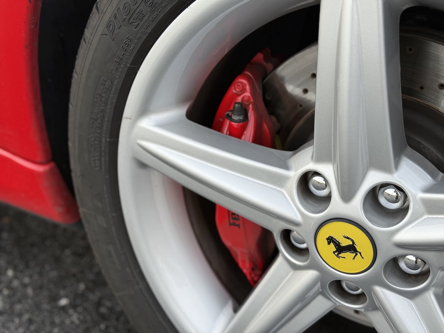 Aussenfoto 2003 Ferrari 575M Maranello