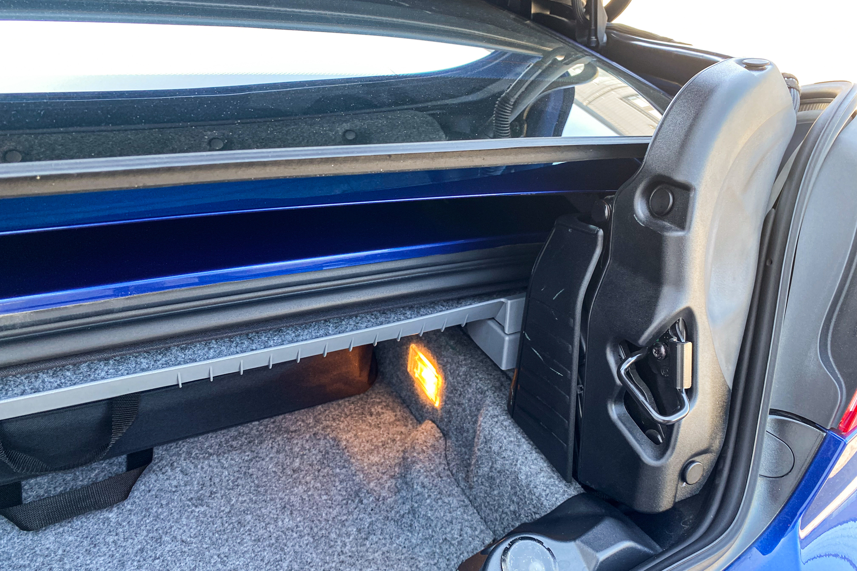 Innenraumfoto von 2007 BMW 335i Cabriolet (43)