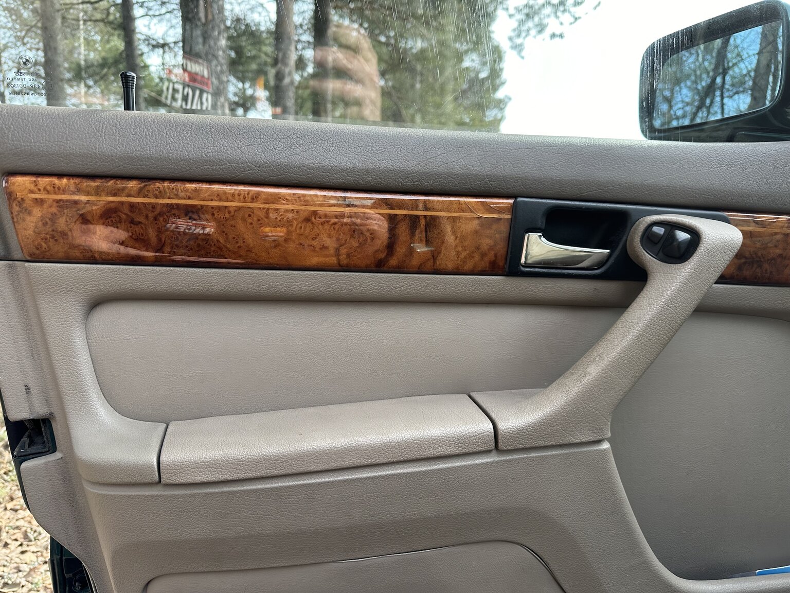 Interior image of 1992 BMW 740iA