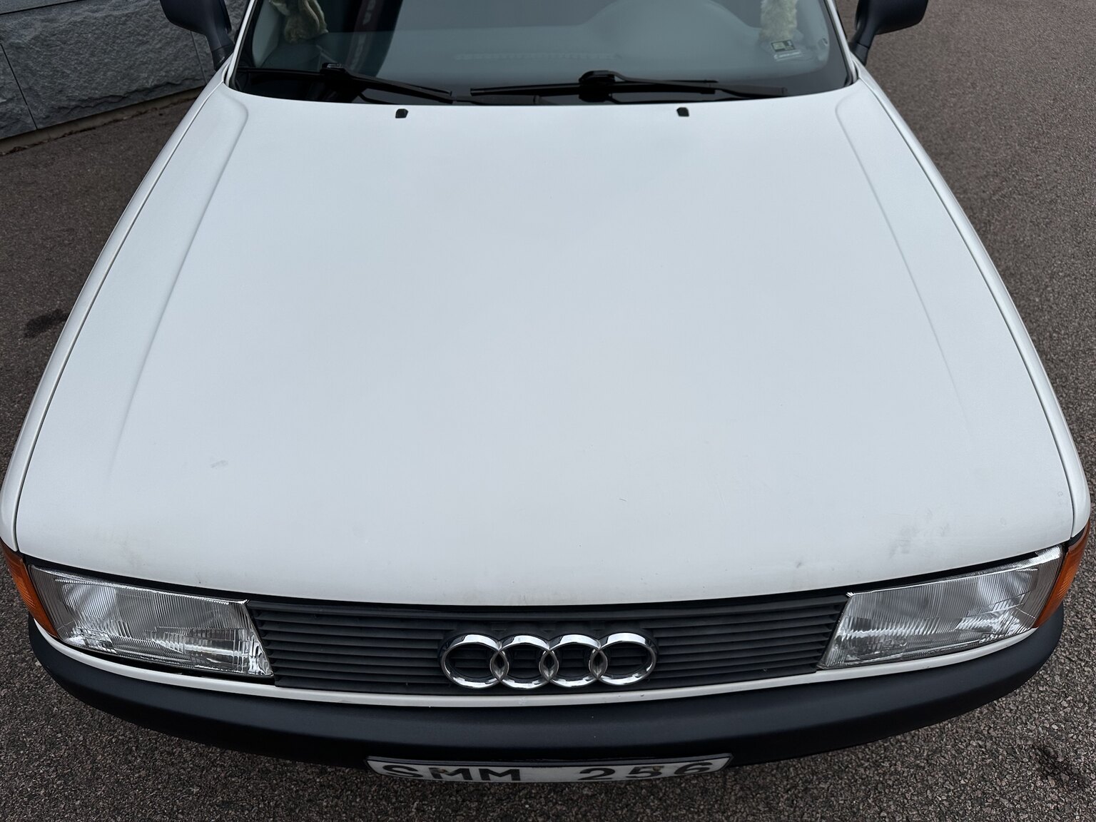 Exterior image of 1988 Audi 80 (16)