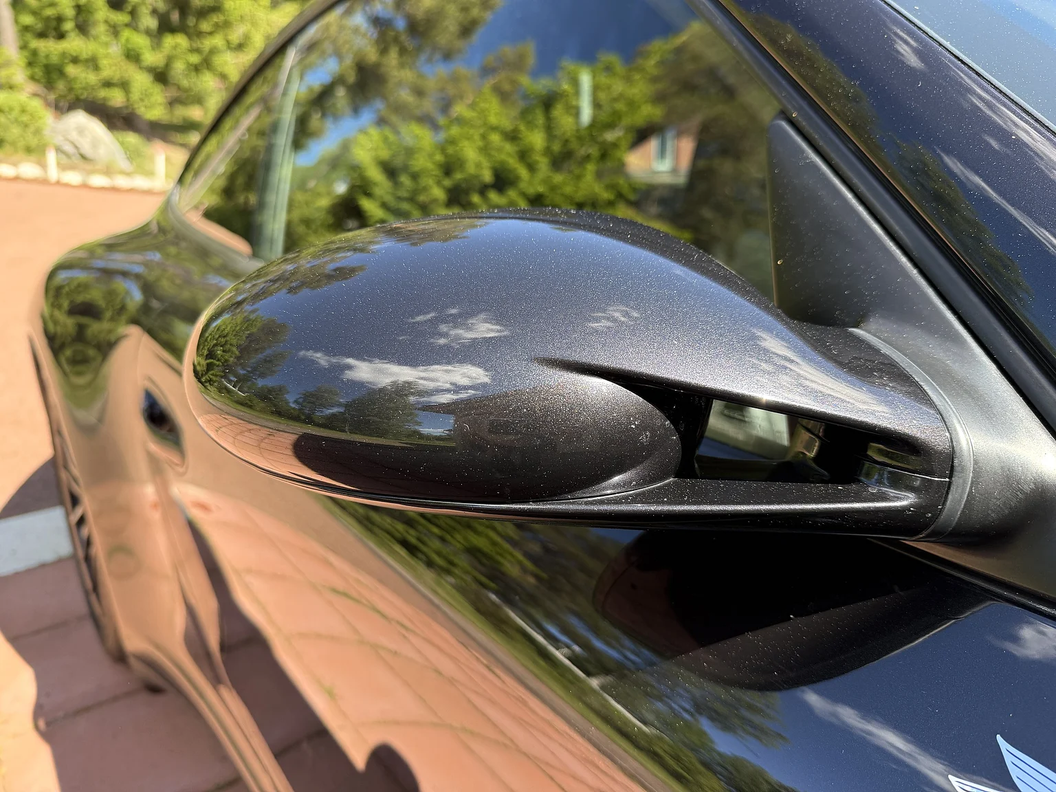 Exterior image of 2008 Porsche 911 Carrera 4 (32)