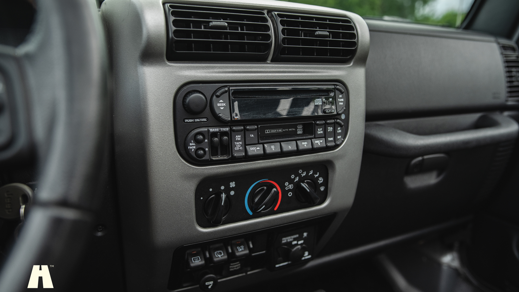 Innenraumfoto von 2006 Jeep Wrangler 4.0L Sahara 