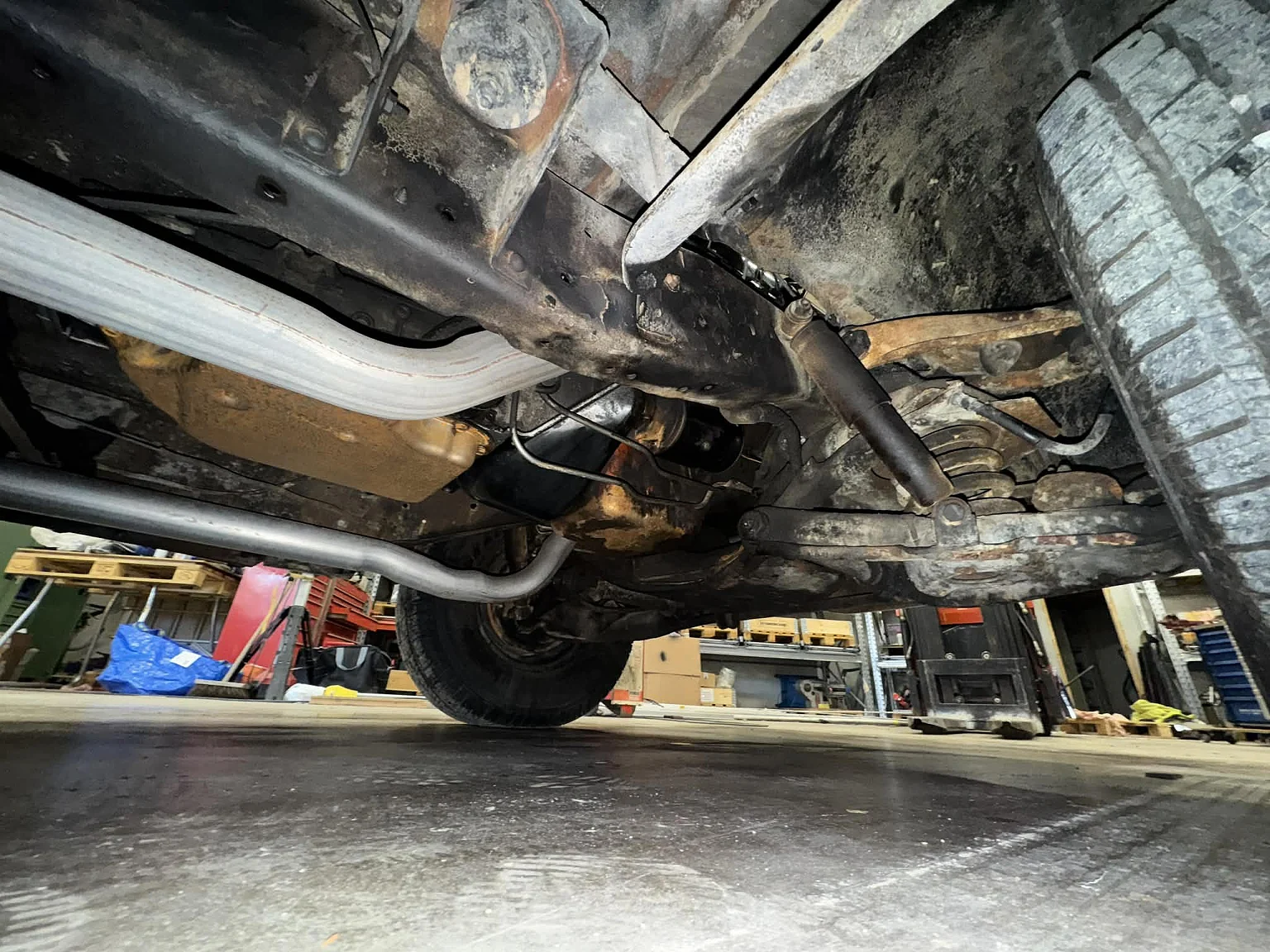 Image of 1970 GMC 1500 Custom Sierra Grande – NO RESERVE (31) mechanics