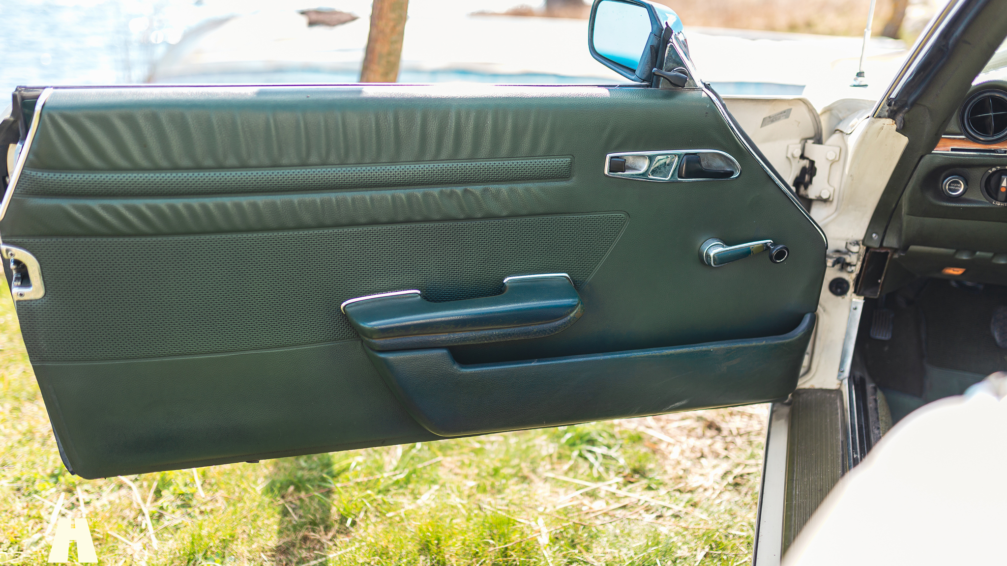 Innenraumfoto von 1972 Mercedes-Benz 350 SL (10)