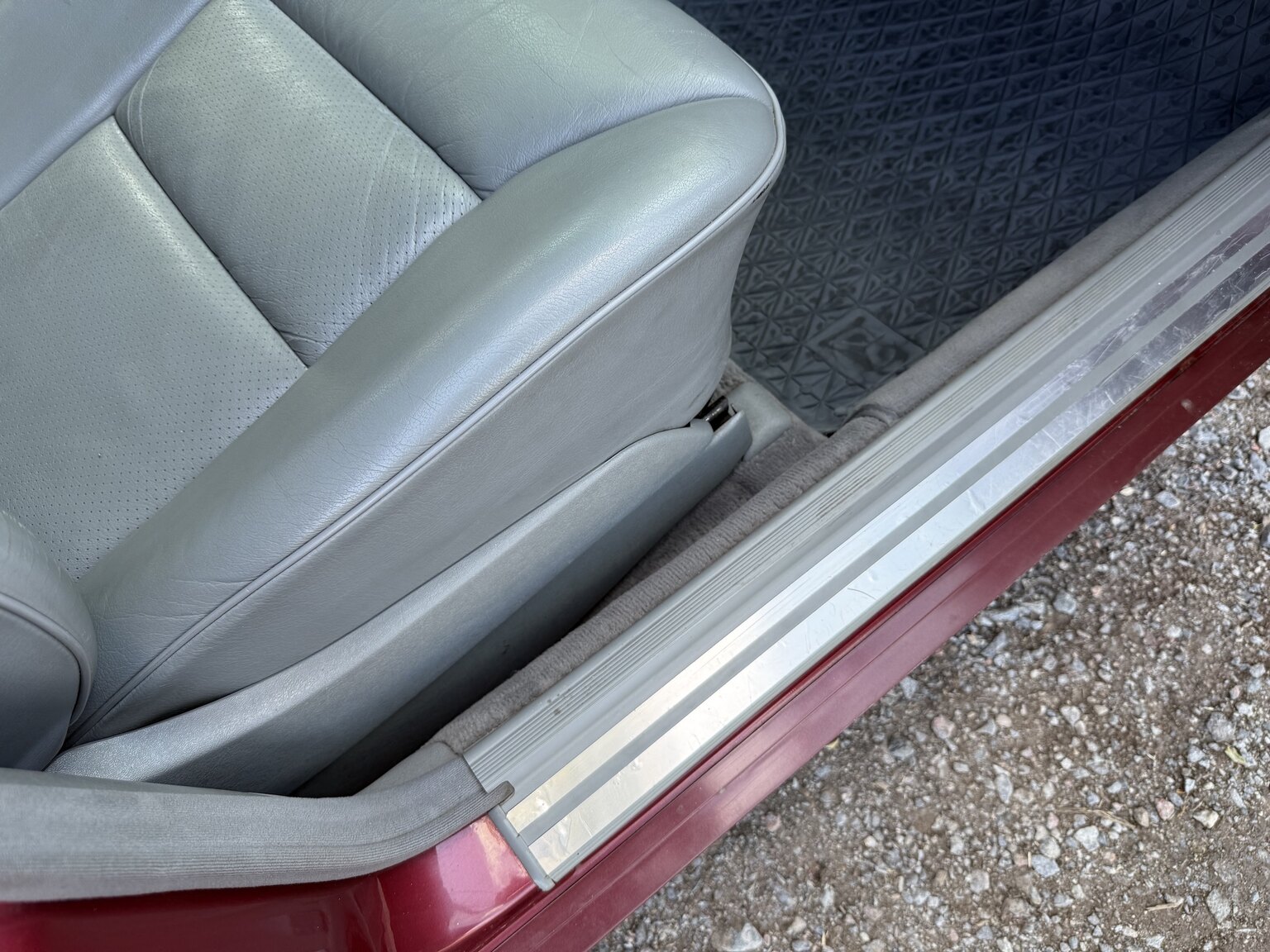 Interior image of 1991 Mercedes-Benz 300 E-24