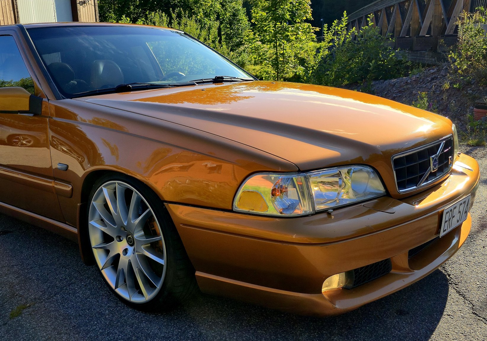 Exterior image of 1998 Volvo V70 R 2.3 T Automatisk
