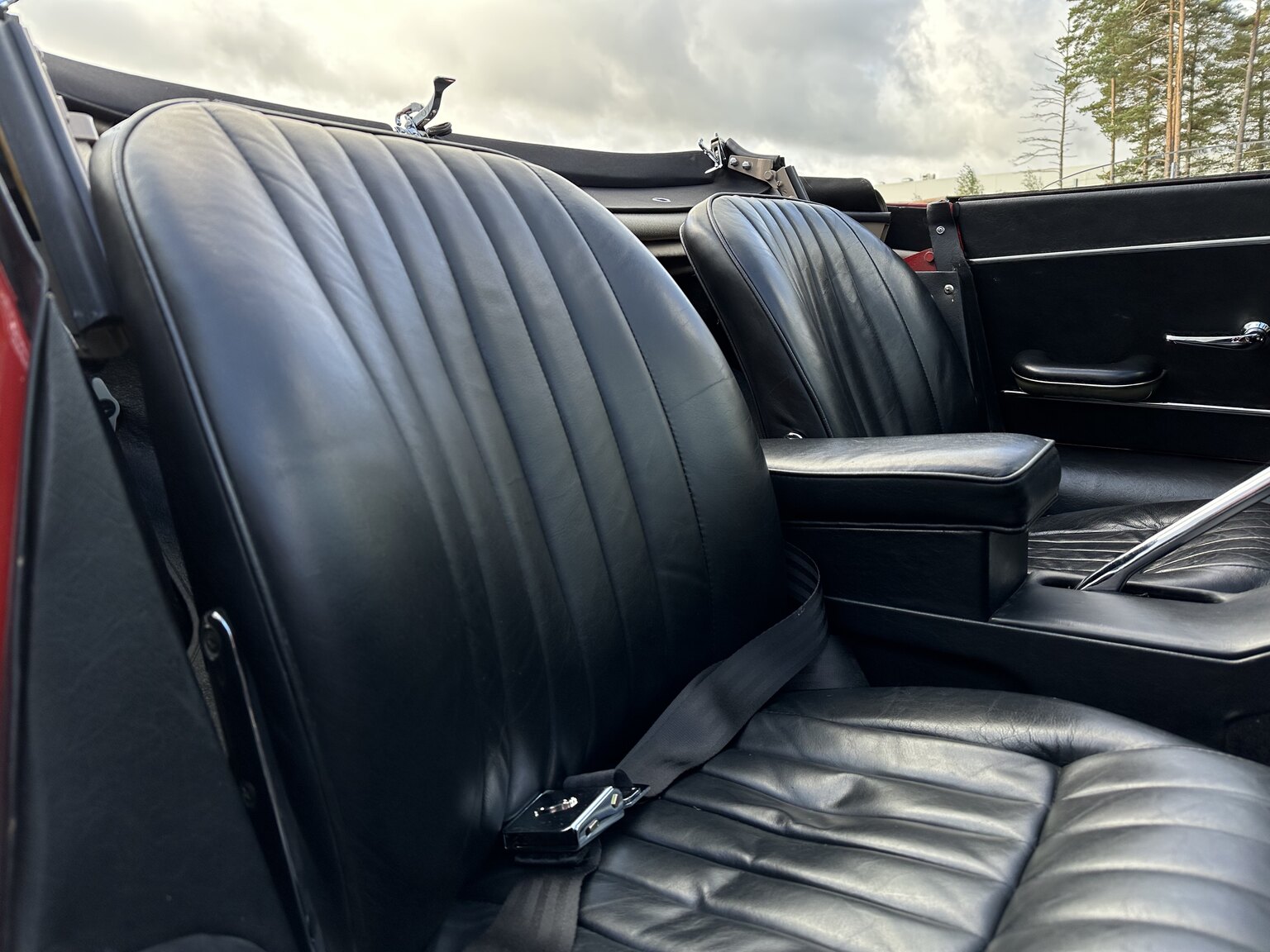 Innenraumfoto von 1965 Jaguar E-Type Series 1 (29)