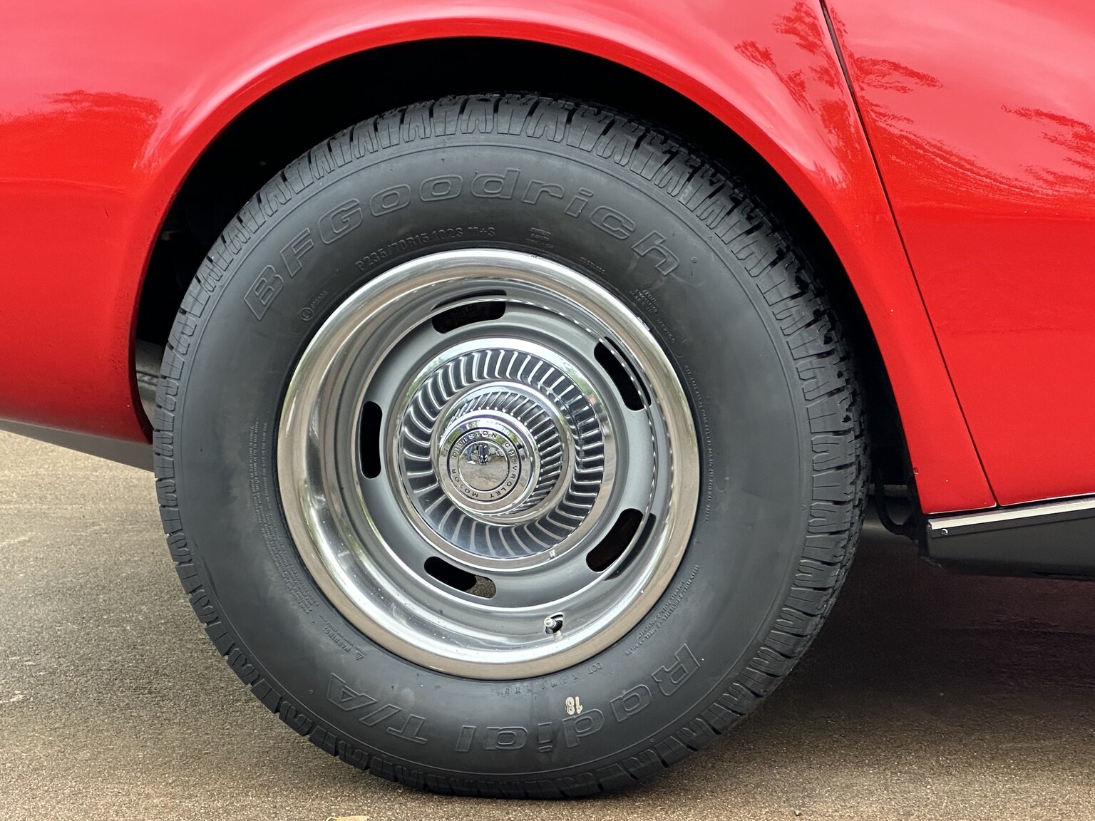 Exteriörbild på 1968 Chevrolet Corvette 427ci / 435hp (17)