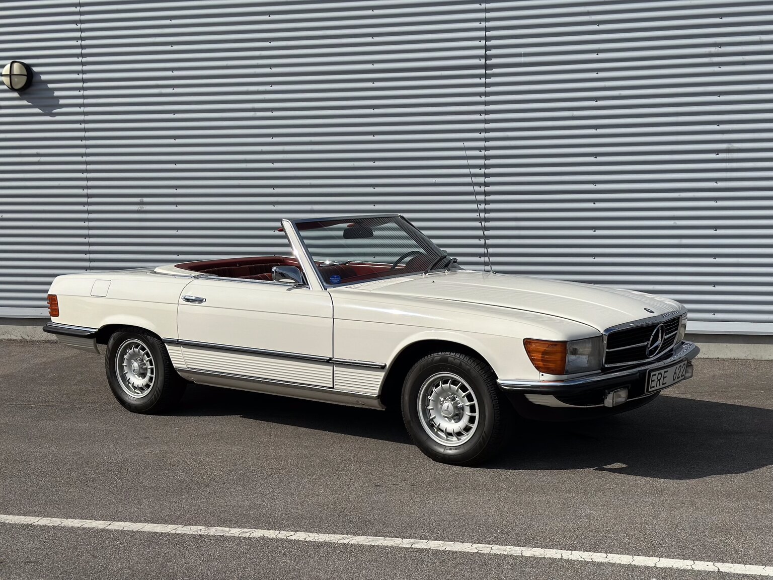 Exteriörbild på 1972 Mercedes-Benz 350 SL