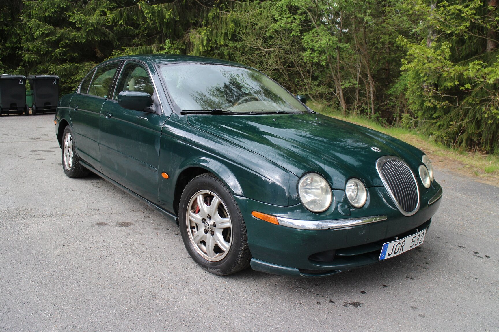 Exterior image of 1999 Jaguar S-Type V6