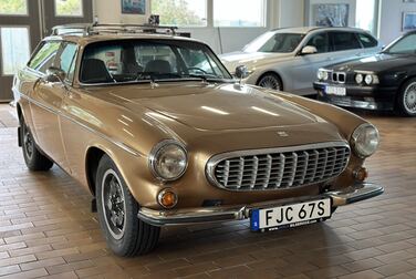 Exterior image of 1973 Volvo 1800 ES