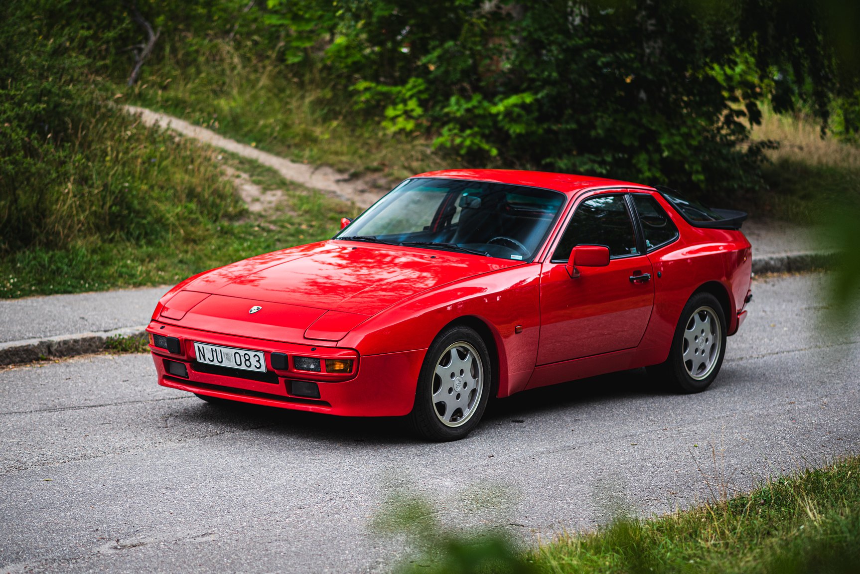 Exterior image of 1988 Porsche 944