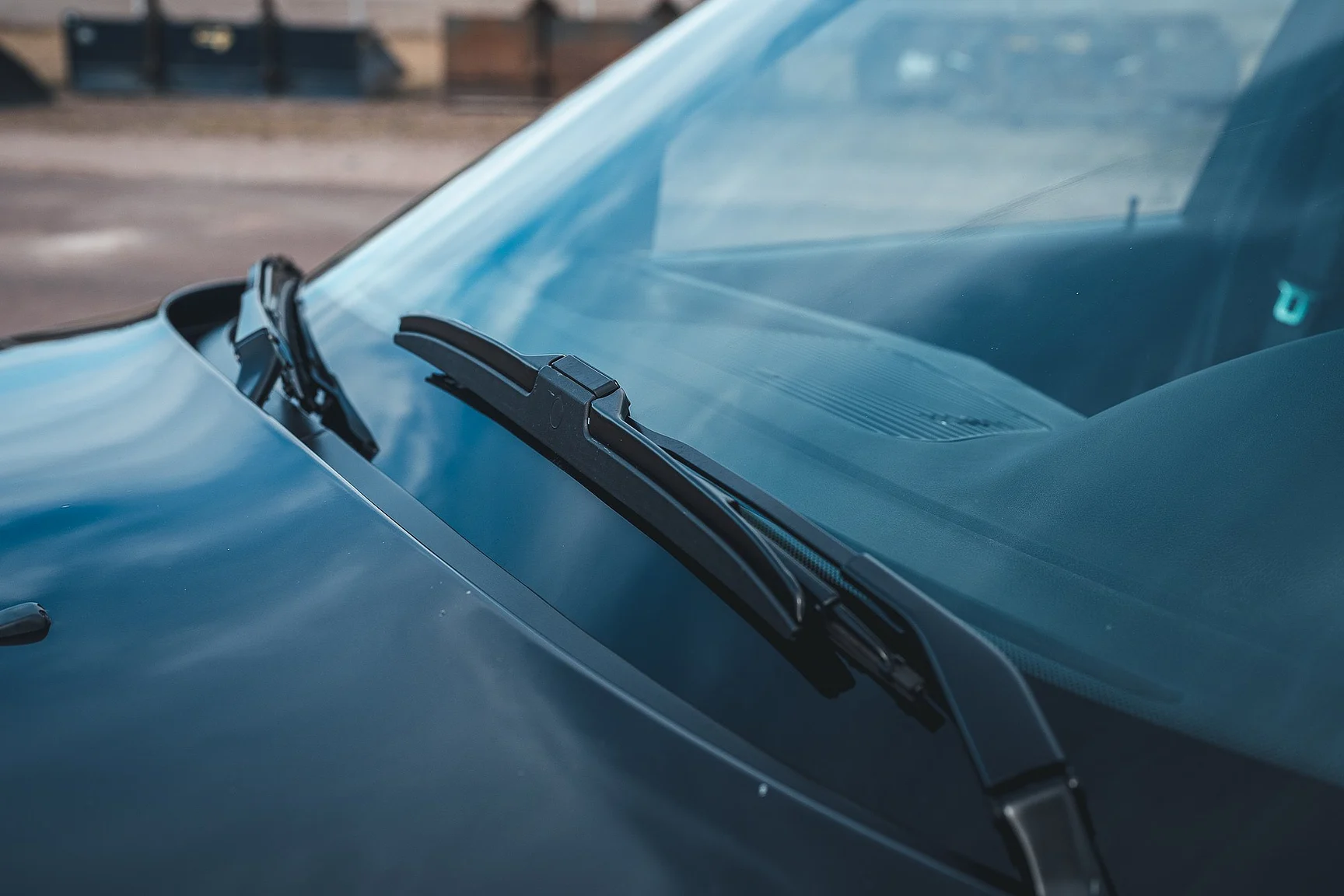 Exterior image of 1992 BMW M5 3.8 (41)