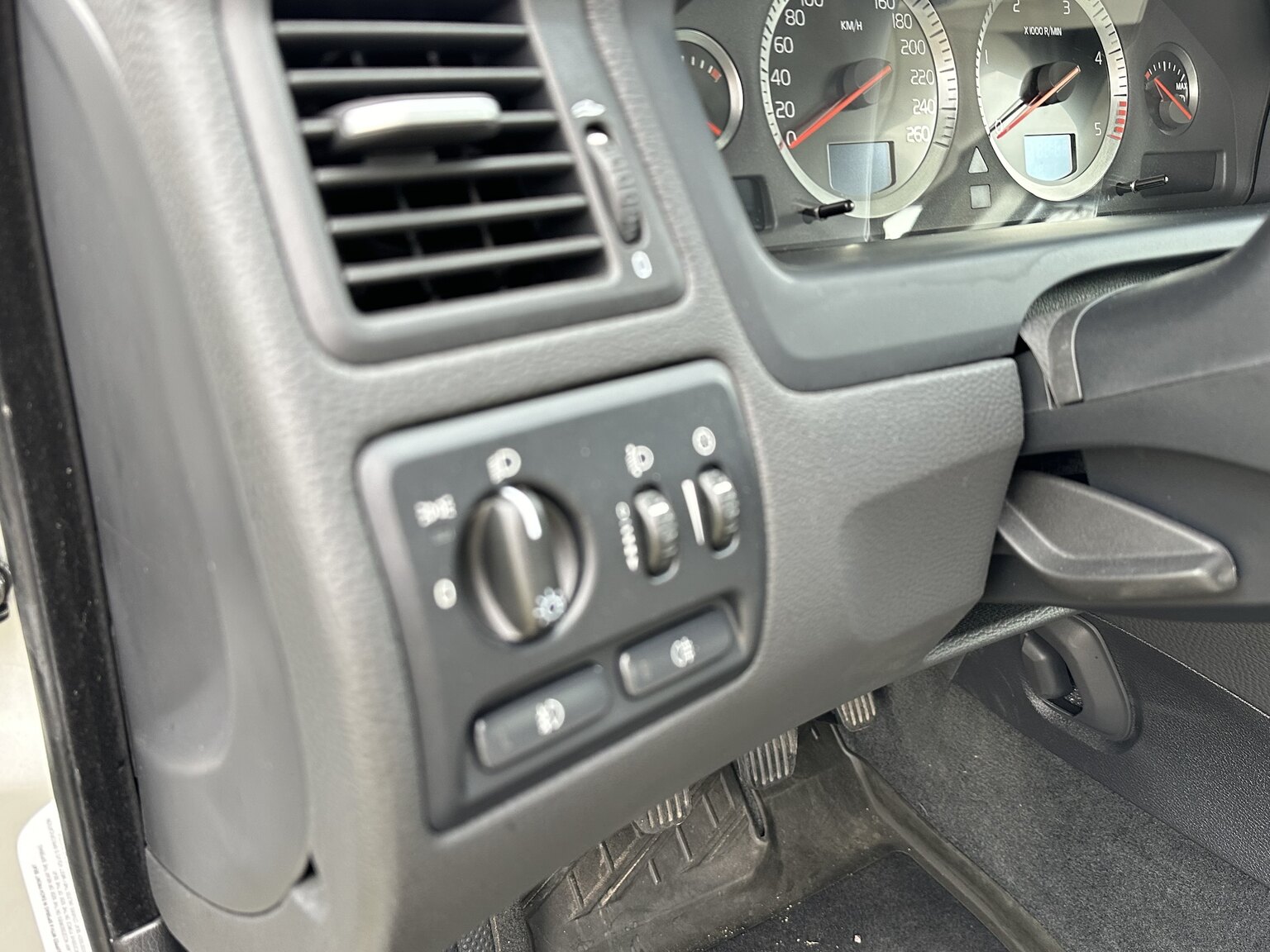 Interior image of 2008 Volvo V70 Classic